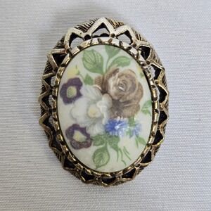 Floral‎ Victorian Style Cameo Brooch/Pin